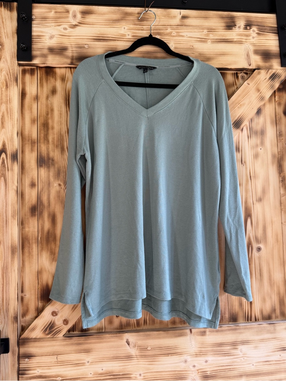 Banana Republic Light Sage V-Neck Long Sleeve Top